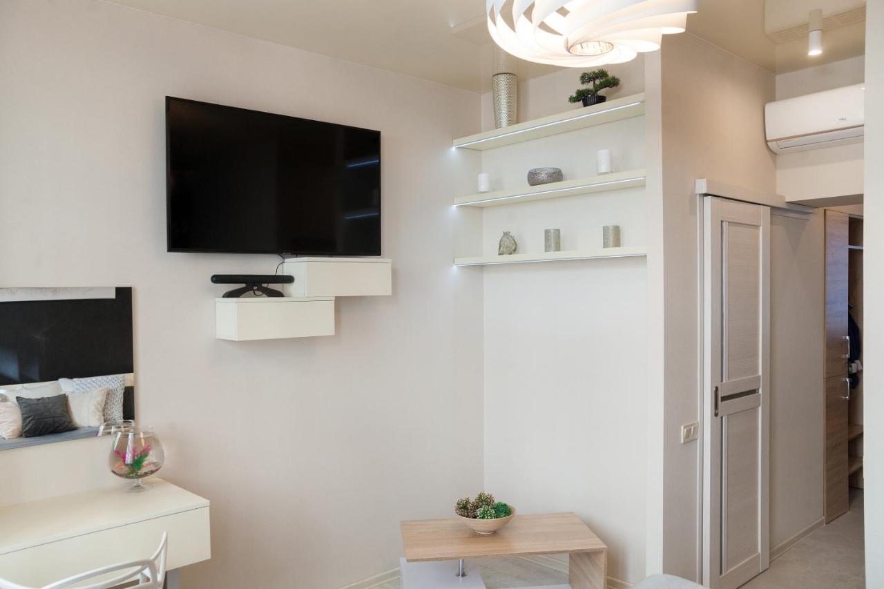 City Center Apartments Lviv Buitenkant foto